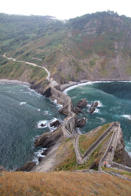 15.08.2026 17:30:35: Kantábrie 2026 - Gaztelugatxe (Dračí kámen) (Vláďa)