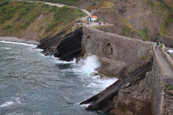 15.08.2026 17:45:16: Kantábrie 2026 - Gaztelugatxe (Dračí kámen) (Vláďa)