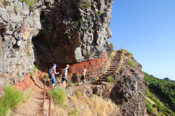 19. 8. 2021 9:12:42: Madeira 2021 - Cesta z Pico do Arieiro na Pico Ruivo (Vláďa)