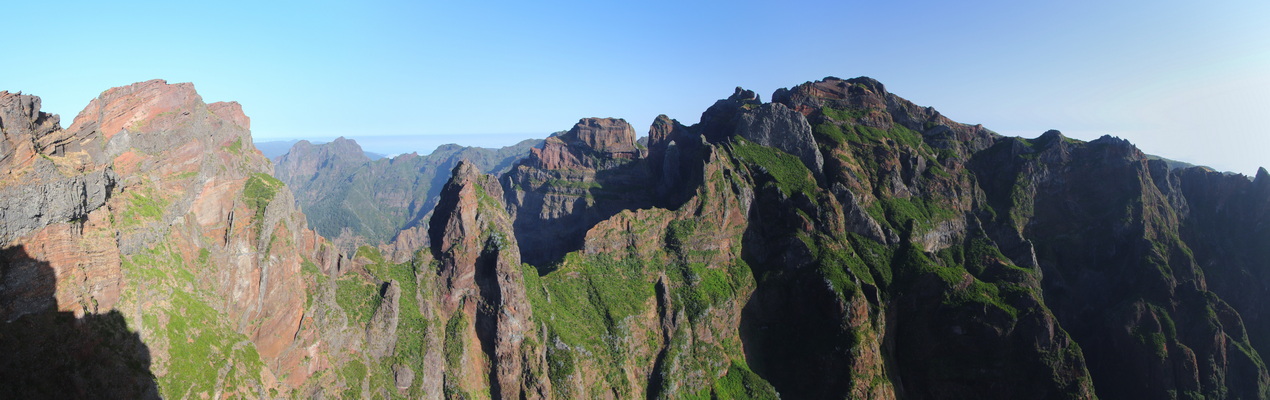 19. 8. 2021 9:17:38: Madeira 2021 - Cesta z Pico do Arieiro na Pico Ruivo (Vláďa)