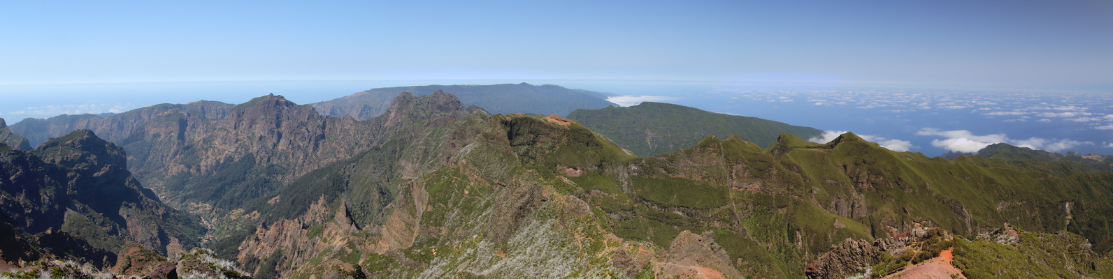 19. 8. 2021 12:09:26: Madeira 2021 - Cesta z Pico do Arieiro na Pico Ruivo (Vláďa)