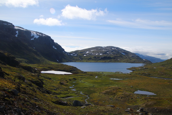 8. 8. 2022 16:48:42: Norsko 2022 - Cesta od chaty Vivelid k jezeru Lonavatnet - Jezero Lonavatnet (Terka)
