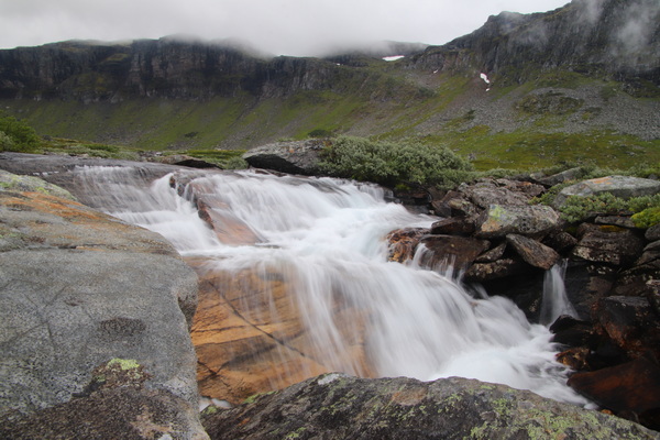 9. 8. 2022 12:18:09: Norsko 2022 - Cesta od jezera Lonavatnet k vodopádu Sotefossen (Vláďa)