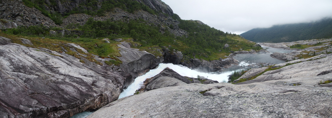 9. 8. 2022 15:59:25: Norsko 2022 - Cesta od jezera Lonavatnet k vodopádu Sotefossen (Vláďa)