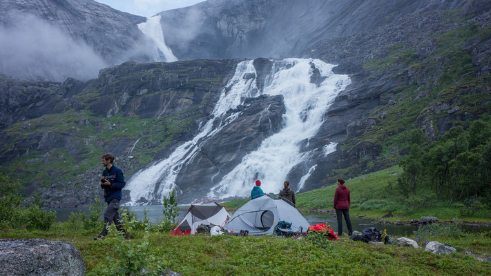 9. 8. 2022 17:00:54: Norsko 2022 - Tábořiště u vodopádu Sotefossen (Michal)