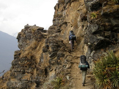 18. 9. 2007 15:16:03: Peru 2007 - 5. den treku - sedlo 4200 m.n.m. (Bobek)