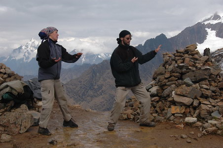 19. 9. 2007 14:58:31: Peru 2007 - 6. den treku - Hwa-rang v sedle 4666 m.n.m. (Králík)