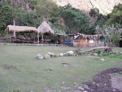 21. 9. 2007 7:45:40: Peru 2007 - 8. den treku - kemp (Bobek)