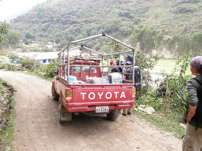 21. 9. 2007 9:52:31: Peru 2007 - 8. den treku - cesta k hydroelektrárně na autě (Bobek)