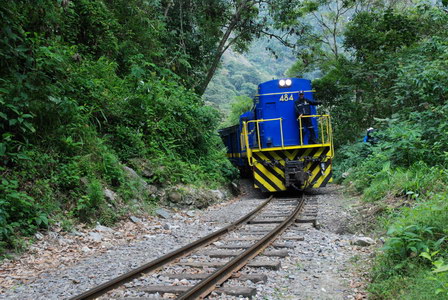 21. 9. 2007 12:56:21: Peru 2007 - 8. den treku - vlak (Dond)