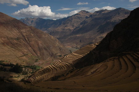 23. 9. 2007 14:56:08: Peru 2007 - Pisac - incká citadela (Králík)