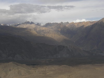 25. 9. 2007 15:26:07: Peru 2007 - cesta do Sopory - výhled z Cerro Accopampa (Bobek)