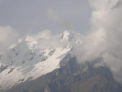 18. 9. 2007 15:13:07: Peru 2007 - 5. den treku - výhled ze sedla 4200 m.n.m.