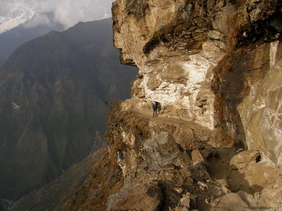 18. 9. 2007 16:24:01: Peru 2007 - 5. den treku - cesta ve skále