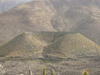 25. 9. 2007 15:26:38: Peru 2007 - cesta do Sopory - výhled z Cerro Accopampa