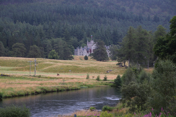 21.08.2024 12:09:48: Skotsko 2024 - Výlet kolem Creag Choinnich, Invercauld Castle (Vláďa)