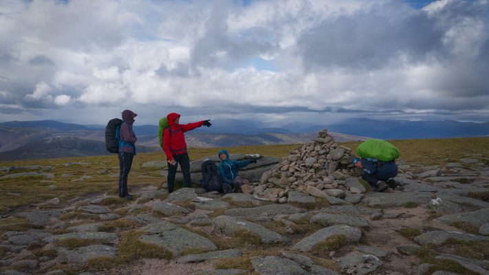 23.08.2024 14:18:48: Skotsko 2024 - Cesta od Loch Muick ke Glenbeg Burn, Carn an t-Sagairt Mor (Michal)