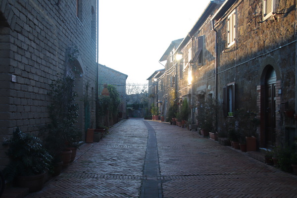 03.04.2026 19:03:57: Toskánsko 2026 - Sovana (Terka)