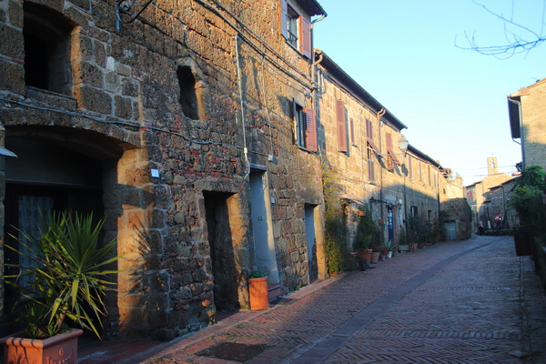 03.04.2026 19:05:22: Toskánsko 2026 - Sovana (Terka)