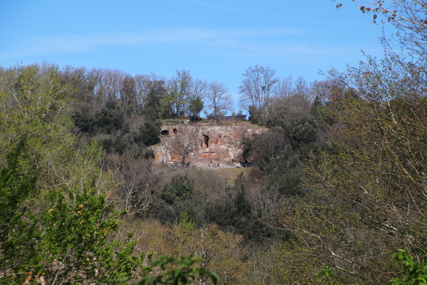 05.04.2026 10:19:28: Toskánsko 2026 - Etruská nekropole (Vláďa)