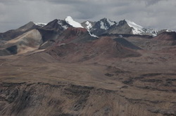 Výhled z Cerro Huachalanqui (údolí sopek)