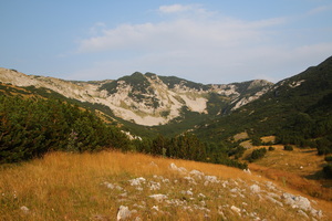 Údolí před Štirinským jezerem
